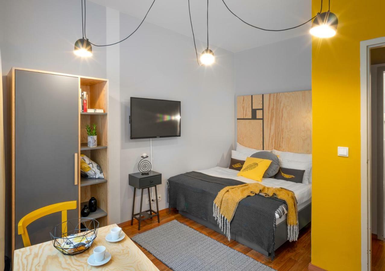 City Leaf Apartments Praha Bagian luar foto
